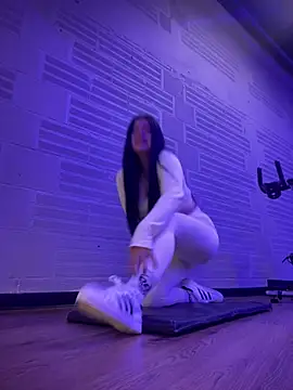 Cami olarte online show from April 6, 2026, 1:45 pm