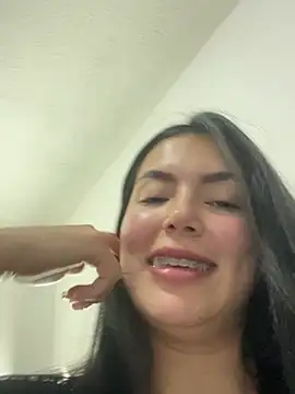 Snapshot of Cami_olarte chatting on May 13, 2026, 12:56 pm Cami olarte online show from May 13, 2026, 12:56 pm