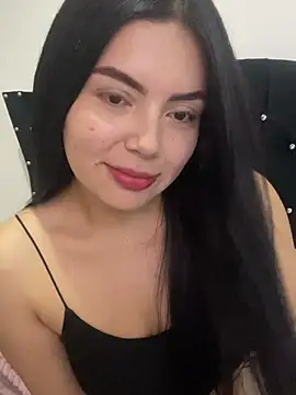 Snapshot of Cami_olarte chatting on April 24, 2026, 5:20 am Cami olarte online show from April 24, 2026, 5:20 am