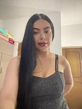 Snapshot of Cami_olarte chatting on April 22, 2026, 5:36 am Cami olarte online show from April 22, 2026, 5:36 am