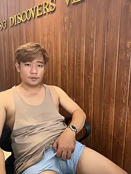 Snapshot of Titanryu chatting on June 16, 2026, 5:40 am Titanryu online show from June 16, 2026, 5:40 am