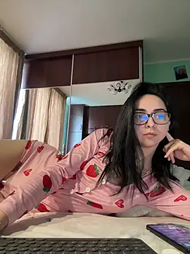 TheaMerve online show from April 22, 2026, 12:56 pm
