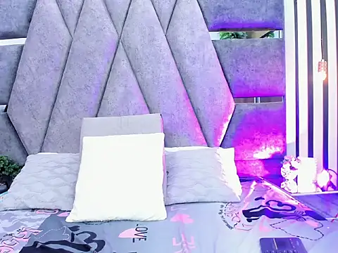 Snapshot of WinnieClarke chatting on March 28, 2026, 11:55 am WinnieClarke online show from March 28, 2026, 11:55 am