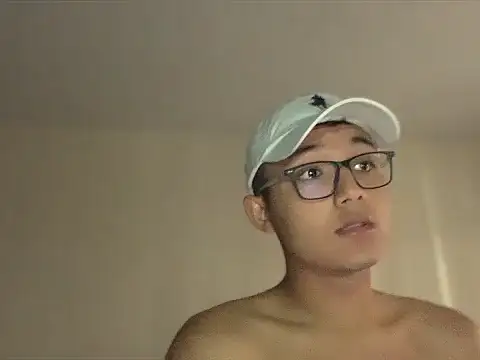 Chriis 18 online show from April 20, 2026, 2:29 pm