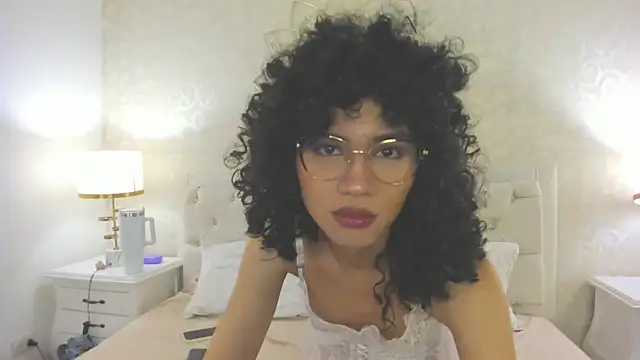 Julietta    online show from May 22, 2026, 12:36 pm