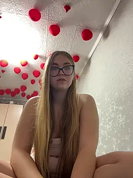 MissAuroraX online show from April 20, 2026, 10:00 pm