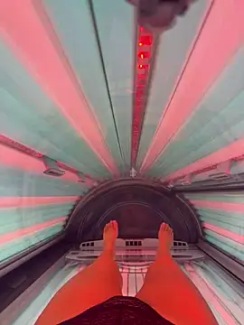 LolaSkyee online show from April 8, 2026, 7:15 pm