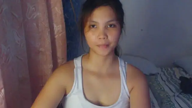 Snapshot of sweet_21_1 chatting on June 13, 2026, 12:14 pm sweet 21 1 online show from June 13, 2026, 12:14 pm