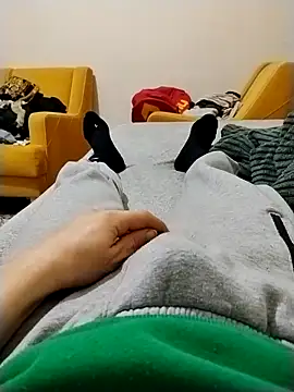 Snapshot of y2561 chatting on April 1, 2026, 5:32 pm y2561 online show from April 1, 2026, 5:32 pm