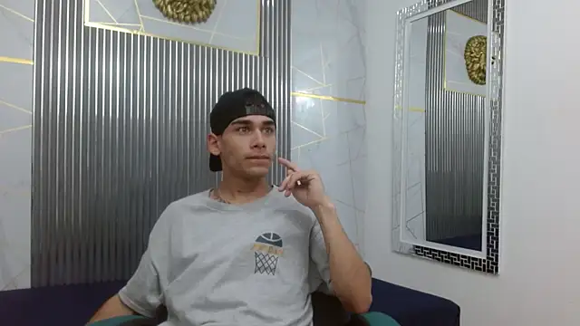 Snapshot of Kitsune_44 chatting on May 22, 2026, 7:23 pm Kitsune 44 online show from May 22, 2026, 7:23 pm