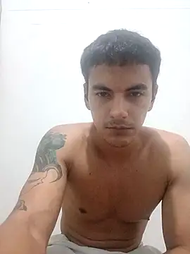 Snapshot of Heartsarm chatting on April 1, 2026, 10:28 pm Heartsarm online show from April 1, 2026, 10:28 pm