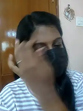 Snapshot of Tamil_Hot_Thara chatting on April 5, 2026, 7:15 am Tamil Hot Thara online show from April 5, 2026, 7:15 am