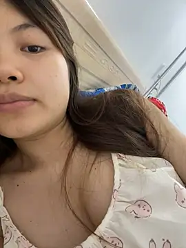 Snapshot of -Vaci- chatting on April 6, 2026, 1:45 pm -Vaci- online show from April 6, 2026, 1:45 pm