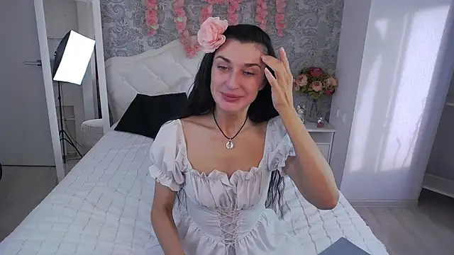 Snapshot of AriannaCruise chatting on April 6, 2026, 3:57 am AriannaCruise online show from April 6, 2026, 3:57 am