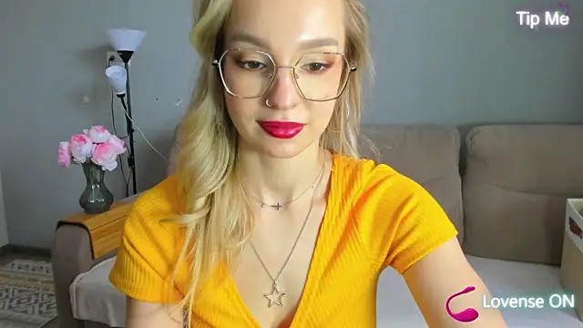 MelodyIllves online show from May 13, 2026, 7:26 am
