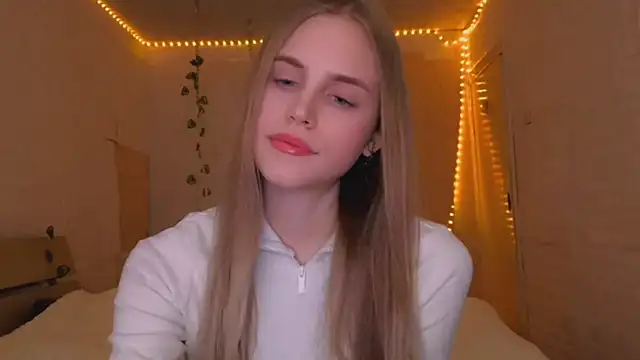 EveCoutch online show from March 27, 2026, 4:30 pm