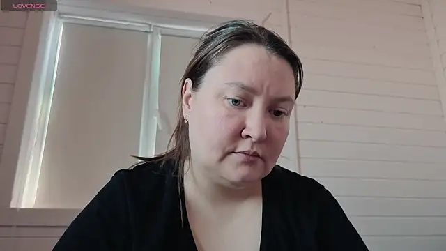 elegant pleasure online show from April 3, 2026, 12:22 pm