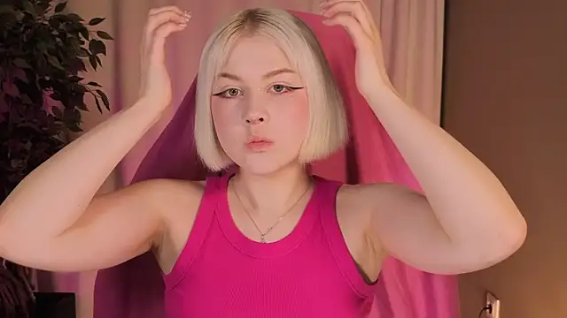 mollieluv online show from March 28, 2026, 9:38 pm