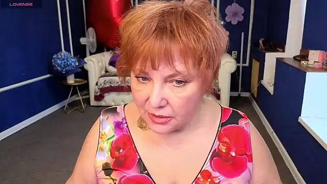 Kira Kingslee online show from May 14, 2026, 7:49 am