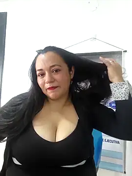 Naughty Kitten  online show from April 7, 2026, 9:05 pm