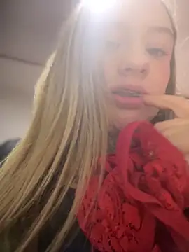 Eliee--Roth online show from April 30, 2026, 4:52 am