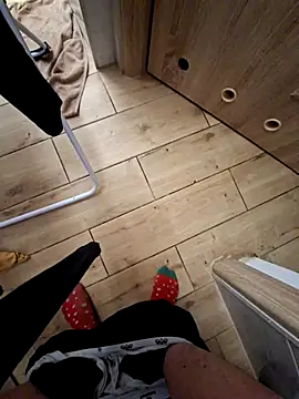 Snapshot of kiczkaxks chatting on March 30, 2026, 2:24 am kiczkaxks online show from March 30, 2026, 2:24 am