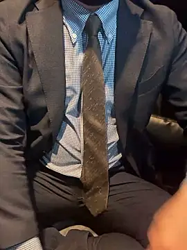 RYUICHI 1919 online show from April 6, 2026, 10:38 am