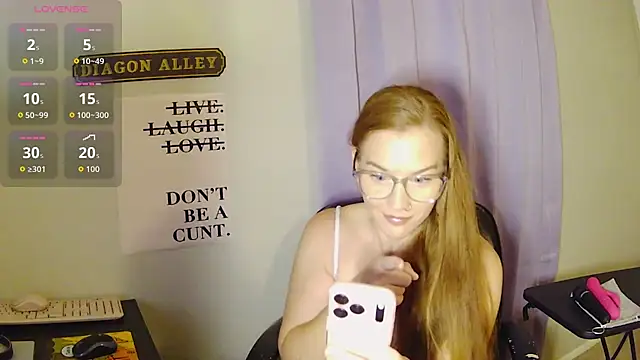 RoxyRedXO12 online show from April 30, 2026, 10:14 pm
