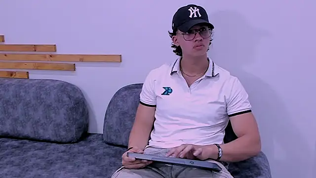 axxel body online show from March 28, 2026, 8:43 pm