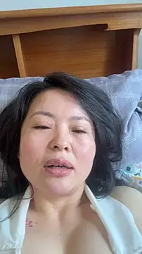 xiaxia-2026 online show from May 16, 2026, 2:10 am