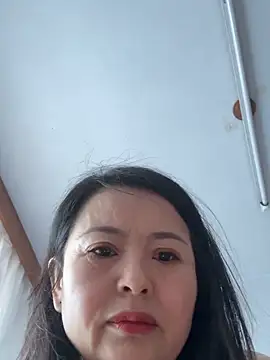 xiaxia-2026 online show from April 26, 2026, 1:47 am