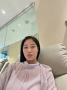 yuanpu0925 online show from May 15, 2026, 10:02 am
