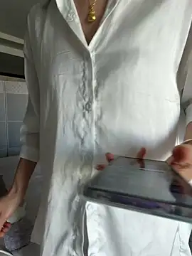 yuanpu0925 online show from April 23, 2026, 12:28 am