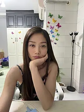 yuanpu0925 online show from April 29, 2026, 8:15 pm