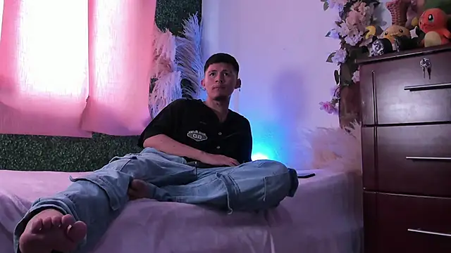 Snapshot of Blaze_Star chatting on March 30, 2026, 1:12 pm Blaze Star online show from March 30, 2026, 1:12 pm