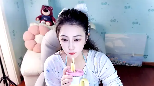 Snapshot of summer_uu chatting on June 21, 2026, 3:29 pm summer uu online show from June 21, 2026, 3:29 pm