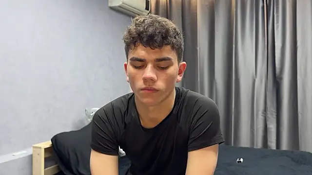 MaxWoolf online show from May 16, 2026, 8:46 am
