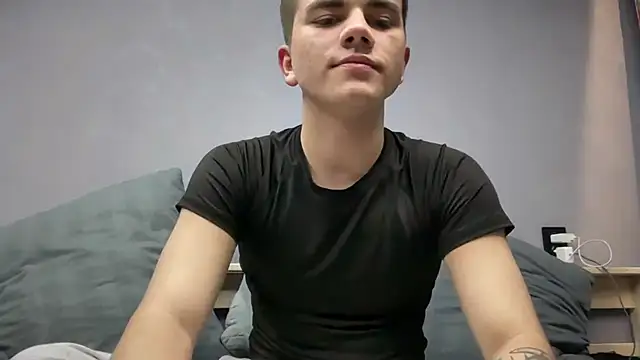 Snapshot of MaxWoolf chatting on April 2, 2026, 1:40 pm MaxWoolf online show from April 2, 2026, 1:40 pm