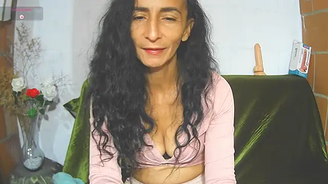 Snapshot of SamanttaLopez chatting on June 3, 2026, 10:49 am SamanttaLopez online show from June 3, 2026, 10:49 am