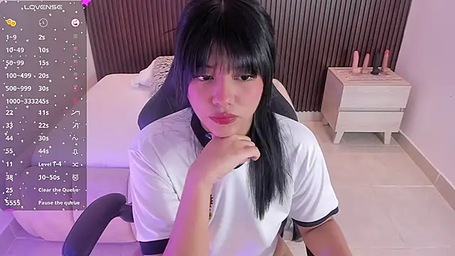 MILLYEVANS1 online show from April 21, 2026, 3:02 am