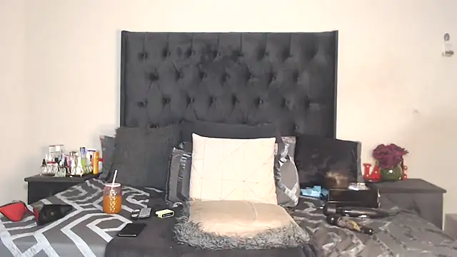 AdventuresLove7 online show from May 19, 2026, 1:56 am