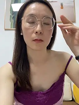 Snapshot of you-520 chatting on June 18, 2026, 11:04 am you-520 online show from June 18, 2026, 11:04 am