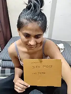 sexy couple liv online show from April 9, 2026, 10:54 am