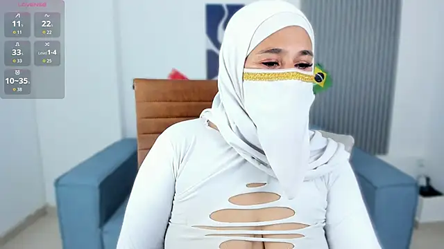 Snapshot of Thalia_hala chatting on June 26, 2026, 5:30 pm Thalia hala online show from June 26, 2026, 5:30 pm