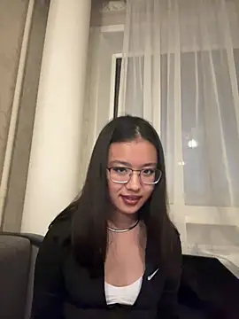 Snapshot of Z_Milll chatting on April 11, 2026, 2:43 pm Z Milll online show from April 11, 2026, 2:43 pm