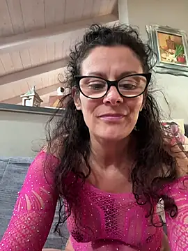 Snapshot of antonella_524 chatting on May 13, 2026, 5:20 pm antonella 524 online show from May 13, 2026, 5:20 pm