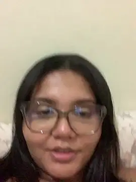 viviboraaaa online show from May 6, 2026, 12:47 am