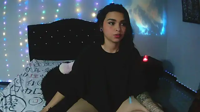 Luna Velvet7 online show from May 19, 2026, 5:36 am