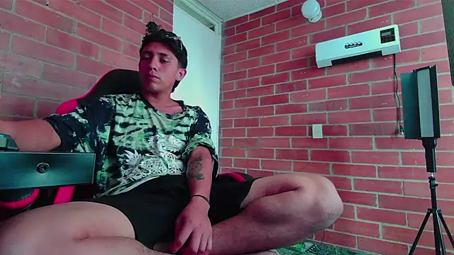 ethann2  online show from June 4, 2026, 7:51 pm