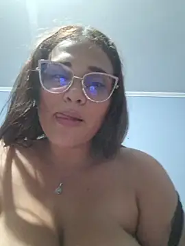 latin boobs online show from April 3, 2026, 2:51 am